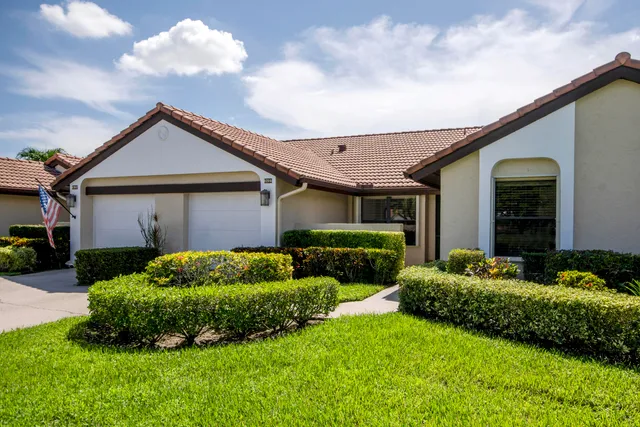 2-bedroom home at 8206 Mooring Circle, Boynton Beach