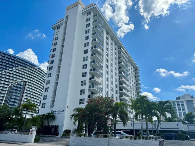 1-bedroom home at 336 N BIRCH Road #4C, Fort Lauderdale