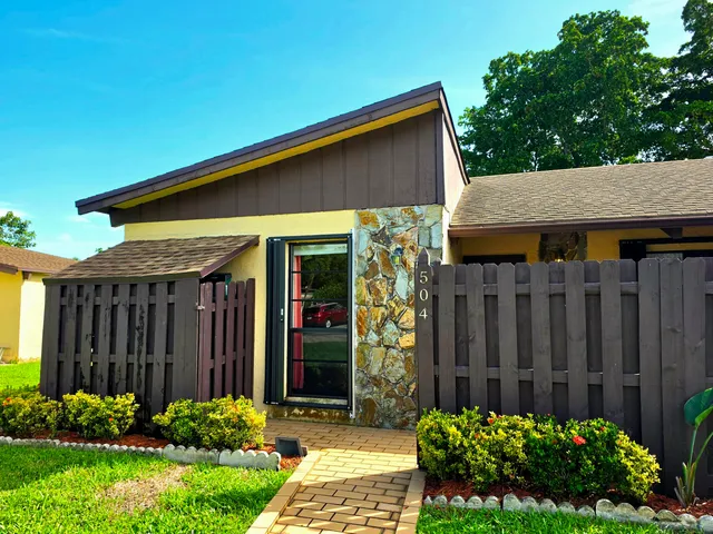 2-bedroom home at 504 Briarwood Circle #1-54, Hollywood