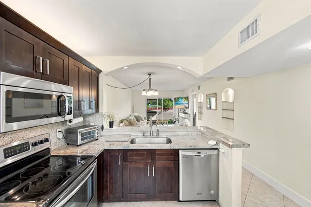 2-bedroom home at 6585 Somerset Drive #102, Boca Raton
