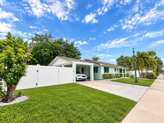 2-bedroom rental at 601 SE 3RD Avenue, Delray Beach