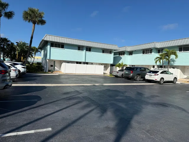 2-bedroom rental at 426 SE 17TH Terrace #1B, Deerfield Beach