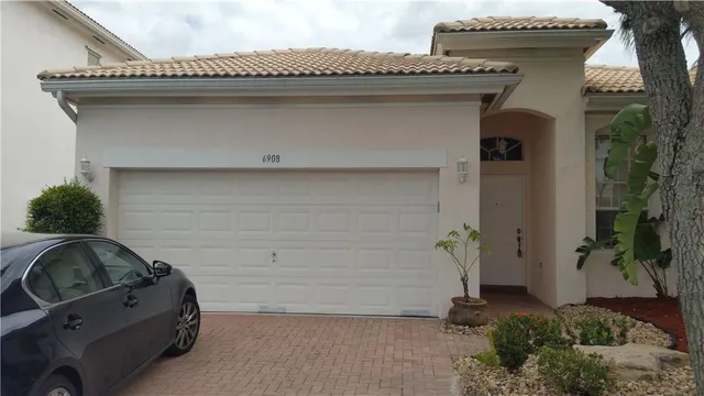 3-bedroom rental at 6908 NW 33RD Street, Margate