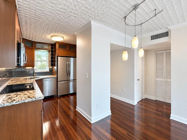 1-bedroom home at 600 NE 25th Street #63, Miami