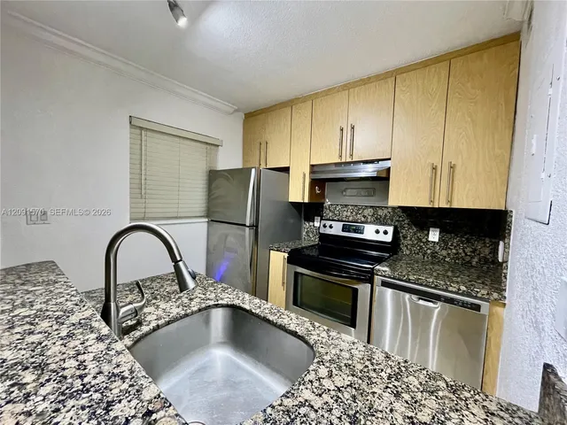 2-bedroom home at 811 NE 14th Place #4, Fort Lauderdale