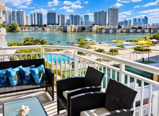1-bedroom home at 18051 Biscayne Boulevard #503, Aventura