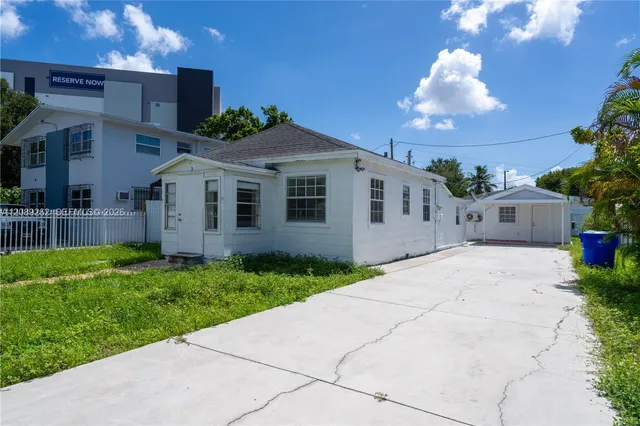 3-bedroom rental at 27 SW 55th Ave Road #F, Miami