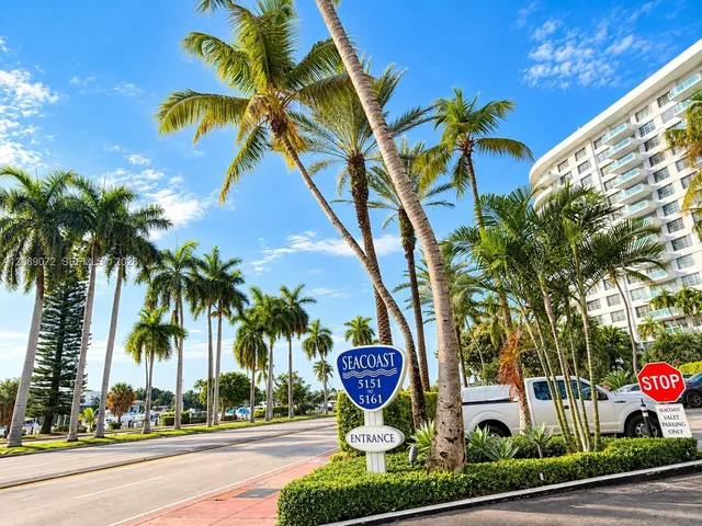 1-bedroom rental at 5161 Collins Avenue #310, Miami Beach