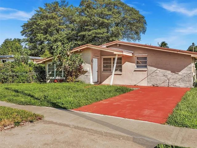 4-bedroom rental at 365 NE 171st Terrace, North Miami Beach