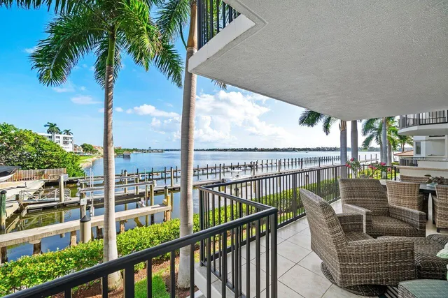 2-bedroom home at 2700 N Federal Highway #203, Boynton Beach