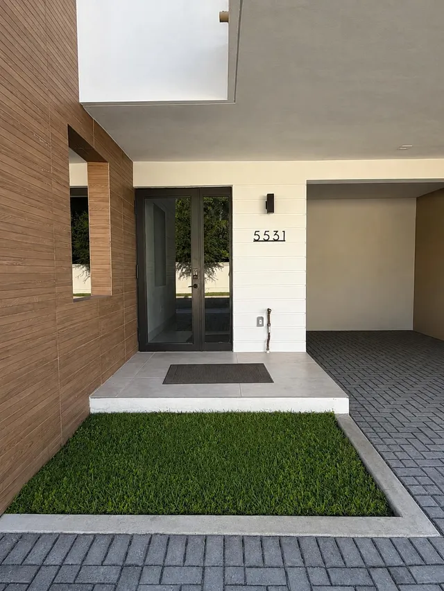 3-bedroom home at 5531 W Oak Way, Fort Lauderdale