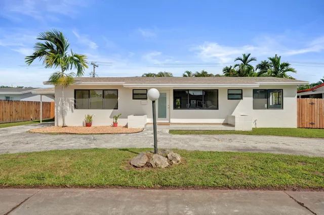 4-bedroom rental at 4901 SW 94th Avenue, Miami
