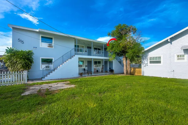 2-bedroom rental at 515 N SAPODILLA Avenue #6, West Palm Beach