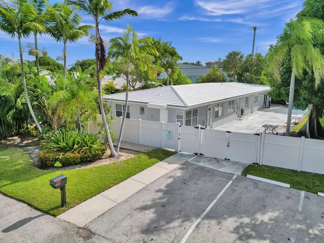 2-bedroom rental at 4422 Sea Grape Drive, Lauderdale-By-The-Sea