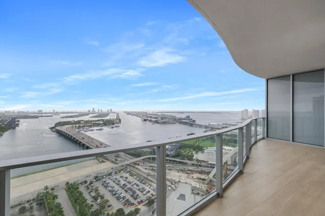 2-bedroom rental at 1400 Biscayne Boulevard #4003, Miami
