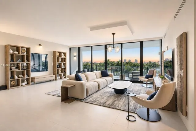 3-bedroom home at 160 Isle Of Venice Drive #PH3, Fort Lauderdale