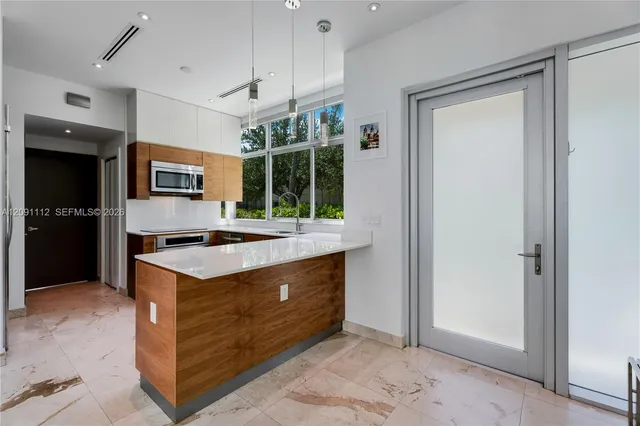 4-bedroom home at 548 Fernwood Road #548, Key Biscayne