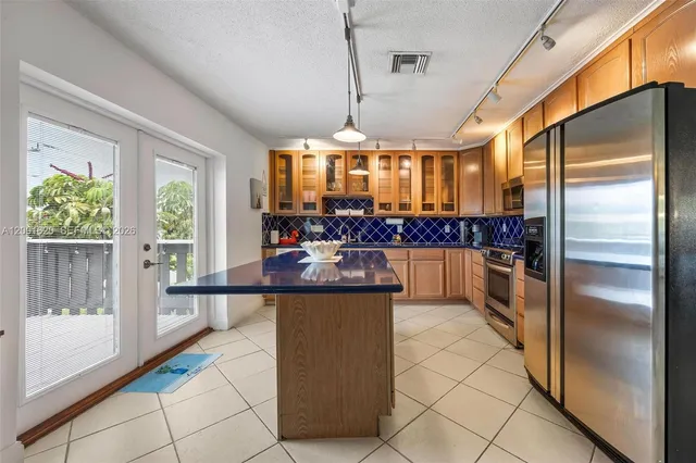 2-bedroom rental at 400 SE 31st Street #8, Fort Lauderdale