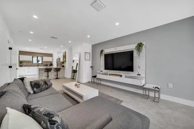 3-bedroom rental at 315 NW 40th Street, Miami