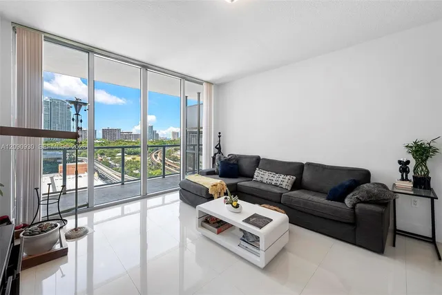 1-bedroom rental at 79 SW 12 Street #1202-S, Miami