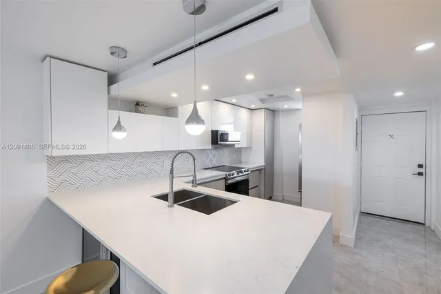 1-bedroom rental at 2903 N Miami Beach Boulevard #1003, North Miami Beach
