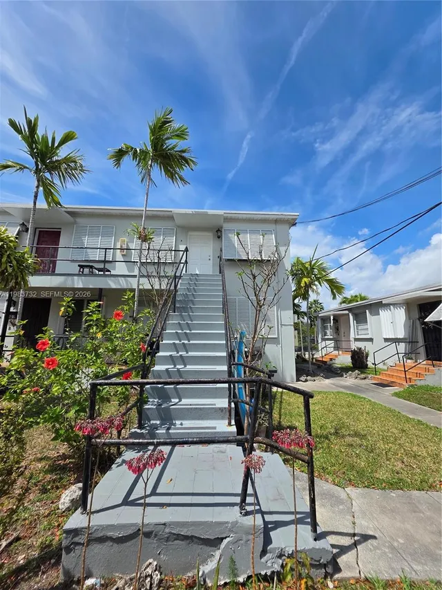 1-bedroom rental at 71 Esplanade Drive #D, Miami Springs