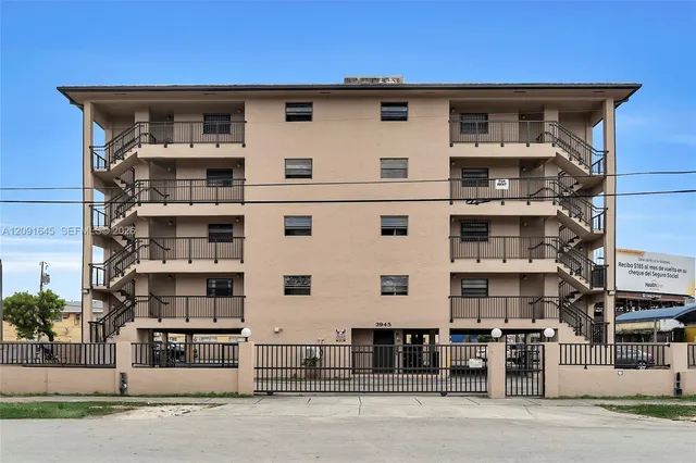 2-bedroom rental at 3945 SW 89th Avenue #203, Miami