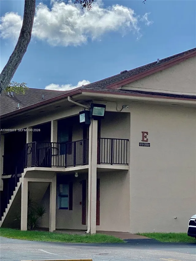 1-bedroom rental at 11233 SW 88th Street #202-E, Miami
