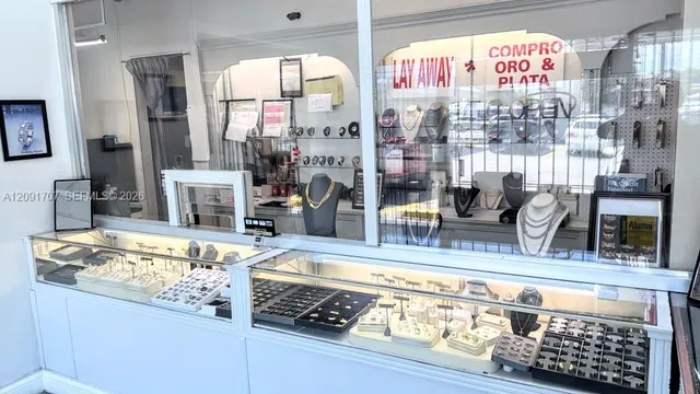 Commercial at Pawn Shop, Hialeah