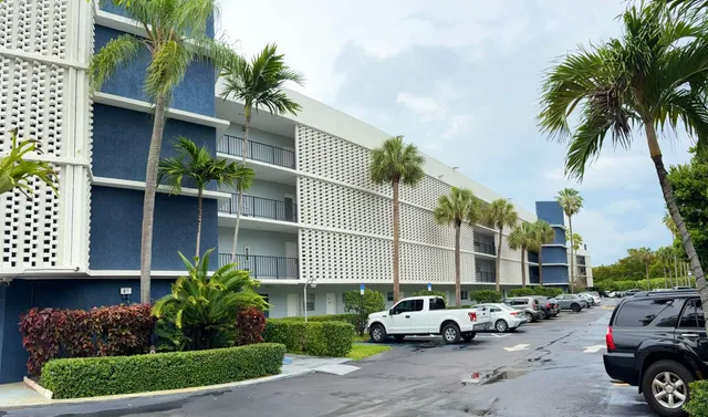 3-bedroom home at 879 NE 195th Street #Apt 227, Miami