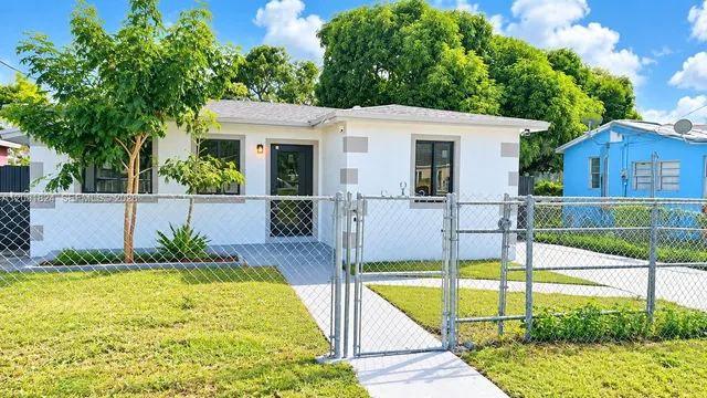 4-bedroom home at 10260 SW 173rd Street, Miami