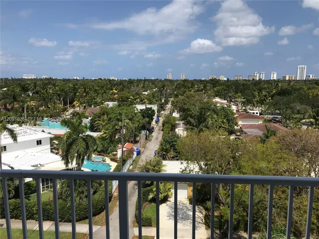 1-bedroom home at 1701 Washington Street #604, Hollywood