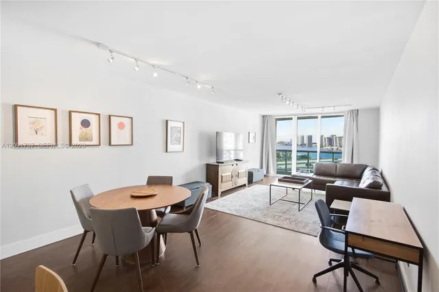 1-bedroom home at 19380 Collins Avenue #1219, Sunny Isles Beach