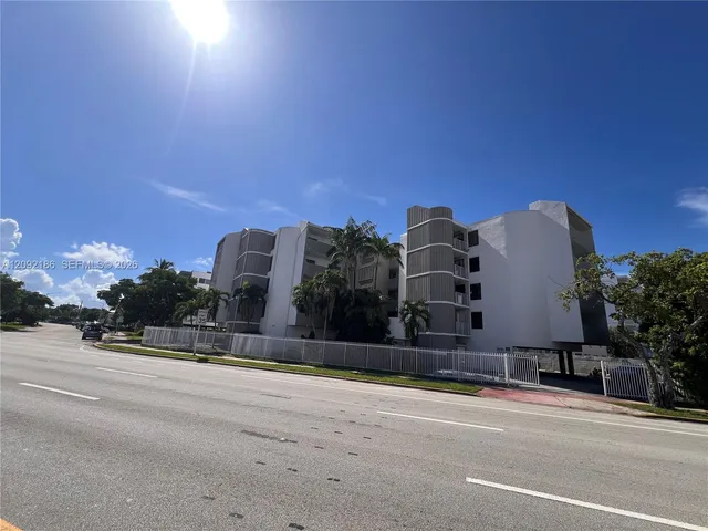 1-bedroom home at 2000 Biarritz Drive #407, Miami Beach