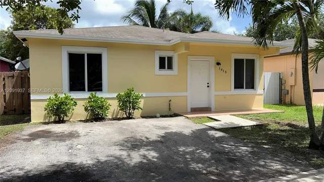 3-bedroom rental at 1615 SW 3rd Court, Homestead