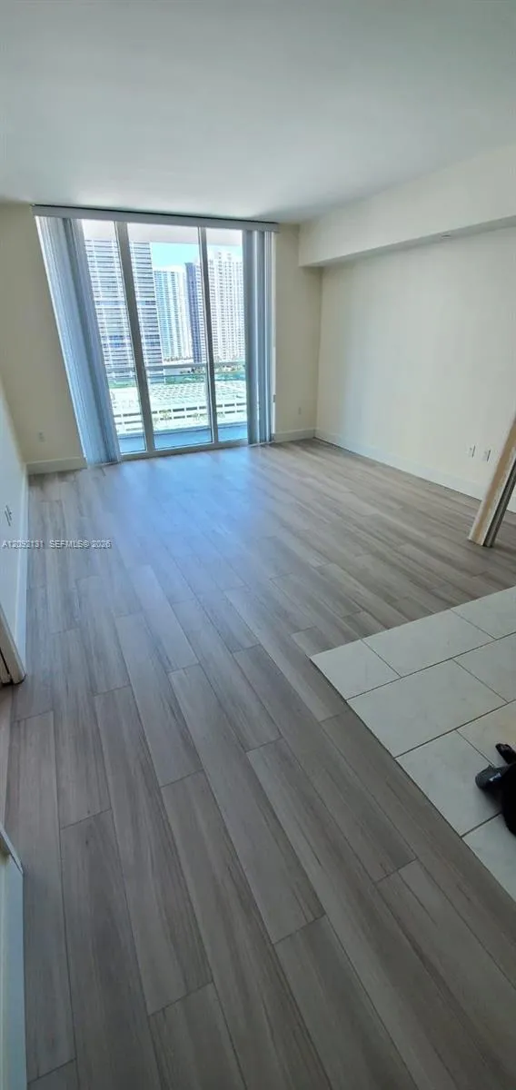1-bedroom rental at 950 Brickell Bay Drive #1708, Miami