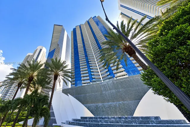 1-bedroom rental at 17121 Collins Avenue #1506, Sunny Isles Beach