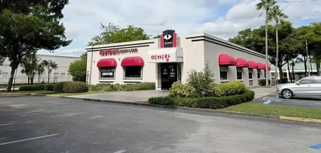 Commercial at 7225 W Okaland Park Boulevard, Lauderhill