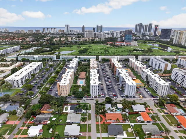 2-bedroom home at 610 NE 12th Avenue #601, Hallandale Beach