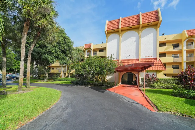 2-bedroom home at 23345 Carolwood Lane #406, Boca Raton