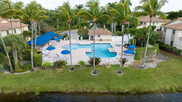 3-bedroom home at 6758 VIA REGINA, Boca Raton
