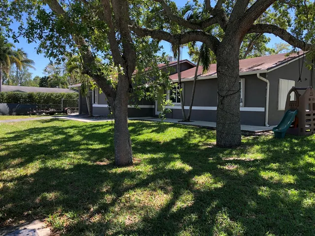 3-bedroom rental at 2608 SW 45TH Street, Dania Beach