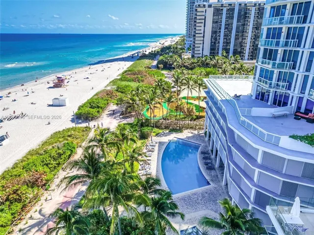 1-bedroom home at 6515 Collins Avenue #1505, Miami Beach