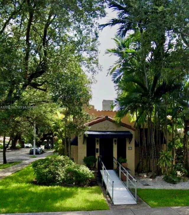 3-bedroom home at 825 Madrid Street, Coral Gables