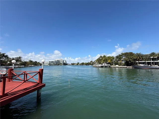 1-bedroom rental at 4740 Pine Tree Drive #23, Miami Beach