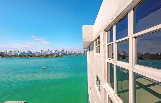 2-bedroom rental at 1228 West Avenue #1415, Miami Beach