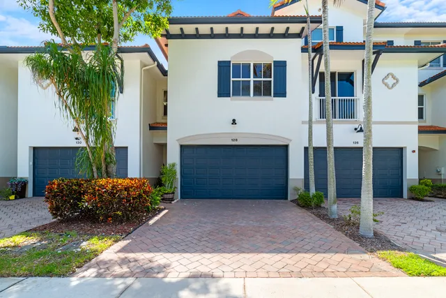 3-bedroom home at 128 W Prive Circle, Delray Beach