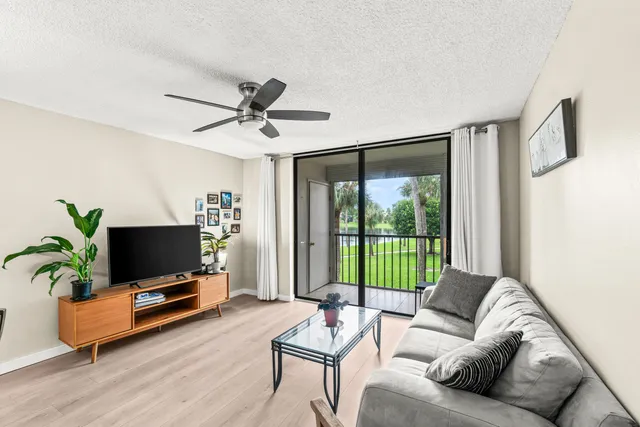 1-bedroom home at 5370 LAS VERDES Circle #209, Delray Beach