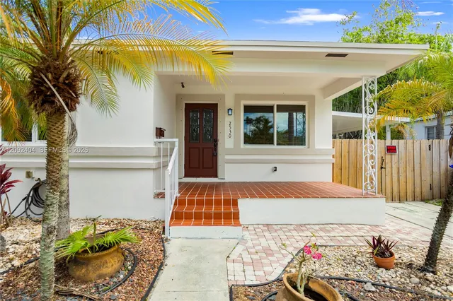 3-bedroom rental at 2530 Fillmore Street, Hollywood