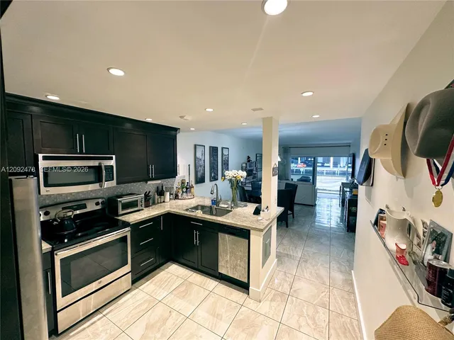 1-bedroom rental at 450 Paradise Isle Boulevard #102, Hallandale Beach